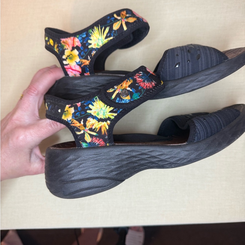 Women's Black Floral Strap Sandals - Comfortable Everyday Wedge